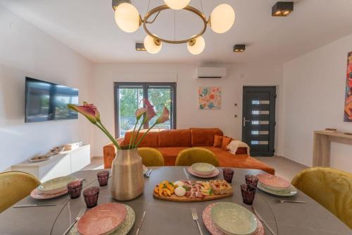 Makanan di atau berdekatan apartmen