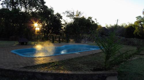 Bazén v ubytování Modubu Lodge nebo v jeho okolí