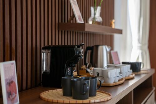 The MountainJewel Villa فيلا جوهرة الجبلにあるコーヒーまたはお茶