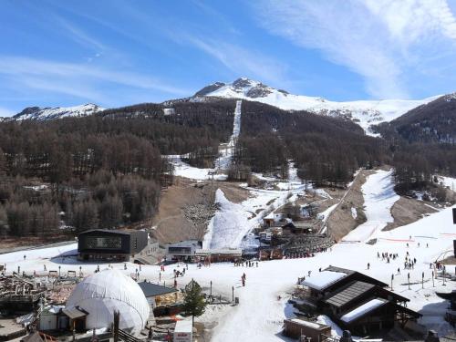 Studio 4 pers. accès direct pistes, centre et balcon sud - FR-1-322-555