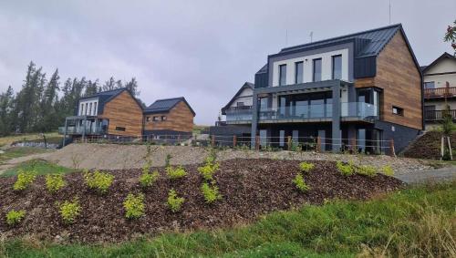 Luxusní apartmány Čerťákにある庭