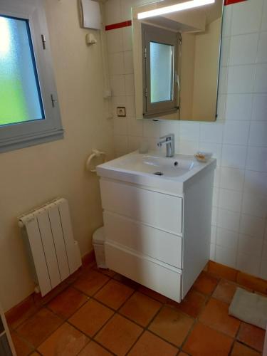 Koupelna v ubytování Gite Ty Juliam