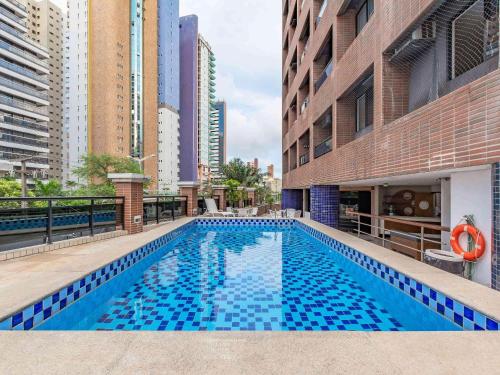 สระว่ายน้ำที่อยู่ใกล้ ๆ หรือใน Deluxe Rooms by Holiday Stays