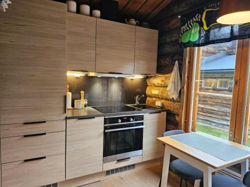 Dapur atau dapur kecil di Salmikankaankelo C4