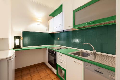 Spanish Steps Historic Apartment