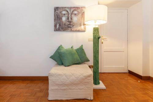 Spanish Steps Historic Apartment