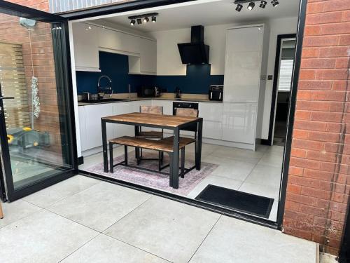 Afbeelding uit fotogalerij van House in Wrexham in Wrexham