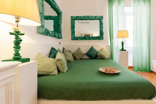 Spanish Steps Historic Apartment