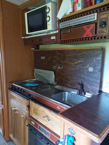 Photo de la galerie de l'établissement Private basic caravan, à Saint-Michel-de-Montjoie