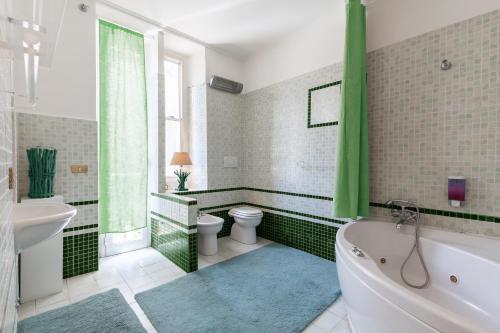 Spanish Steps Historic Apartment