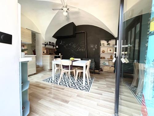 Photo de la galerie de l'établissement Gîte de l'Atelier- Wifi Parking Jardin - CLG Savoie, à Saint-Pierre-dʼAlbigny