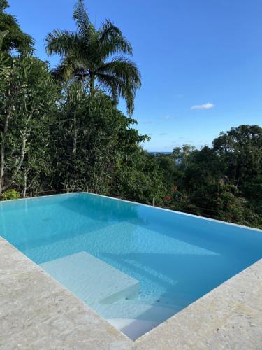 Propiedad de alto standing con vista al mar, piscina, tenis, hasta 12 personas