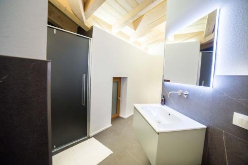 Ένα μπάνιο στο Nuova Luxury Suite Emilius - Panorama