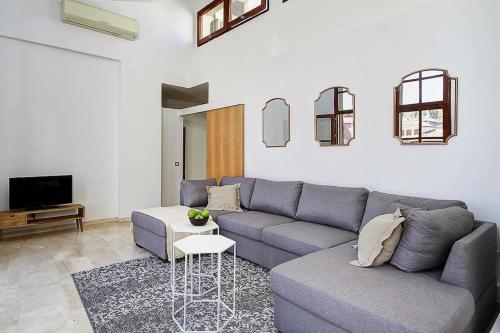 Mywhitewall Bib-Rambla