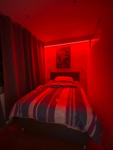 Una cama o camas en una habitación de CenterApart 19