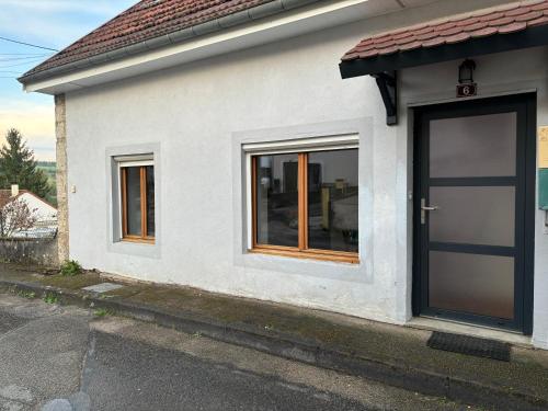 Photo de la galerie de l'établissement T3 proche de la source, à Ouhans