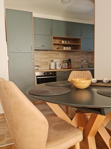 A kitchen or kitchenette at Alpino