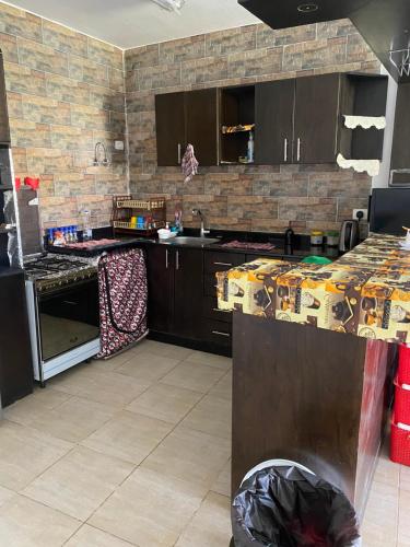 Kuchyň nebo kuchyňský kout v ubytování شاليه فندقي بقرية بلومار السخنه وادي دجله