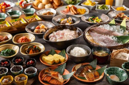 Jídlo v ryokanu nebo okolí