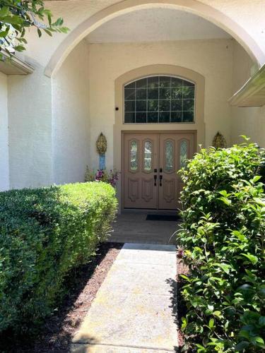 Luxe Home in Lecanto with Poolの外観または入り口