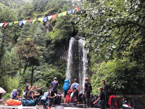 Clientes alojados en Hotel waterfall,Benkar