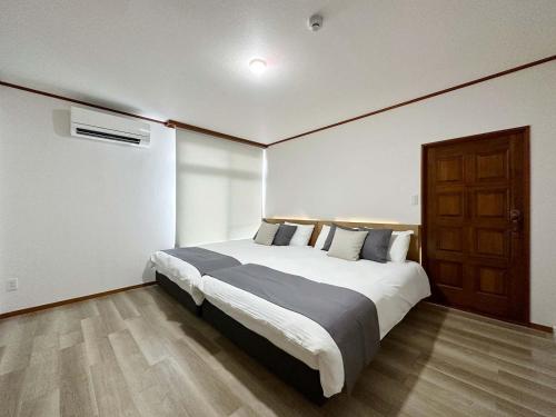 b hotel Eight Valley Nakamachi - Expansive 4BR Apartment in Vibrant Nakamachi