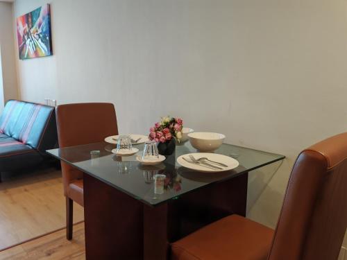 Ruang duduk di Meetsuite at Ming Garden Residence