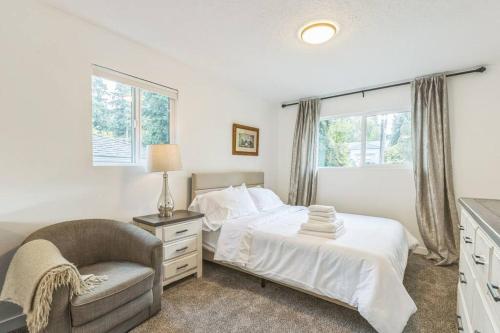 Ένα ή περισσότερα κρεβάτια σε δωμάτιο στο Welcome to Modern Bright Home!