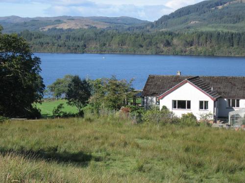 Gallery image of Blarghour Farm Cottages Overlooking Loch Awe in Ardchonnell