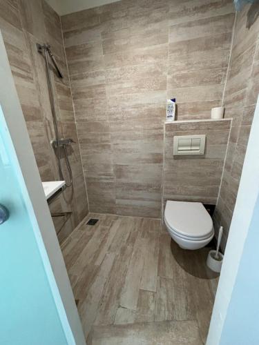 Ένα μπάνιο στο Studio Monaco central - wifi