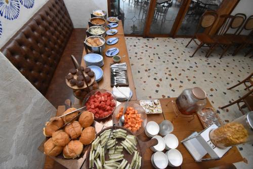 Makanan di atau berdekatan hotel