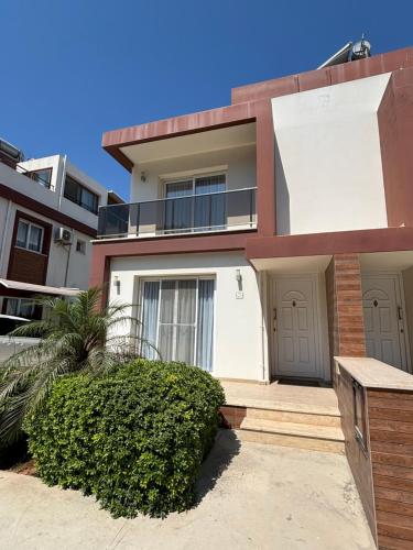 Το κτήριο όπου στεγάζεται  το διαμέρισμα