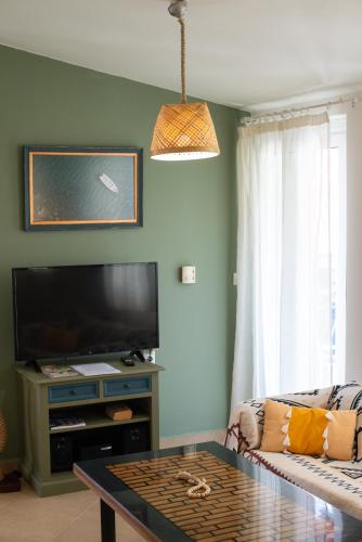 Μια τηλεόραση ή/και κέντρο ψυχαγωγίας στο Nadia's Place