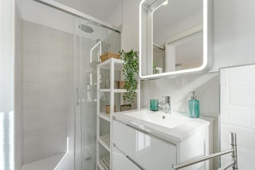 Endless Summer Beach Apartment - Casa Regnilla
