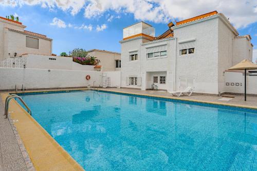 Endless Summer Beach Apartment - Casa Regnilla