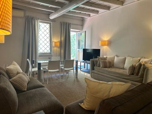 My Spanish Steps Apartment - 2 bathrooms