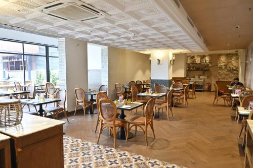 Restaurace v ubytování Zone Connect by The Park Saket New Delhi