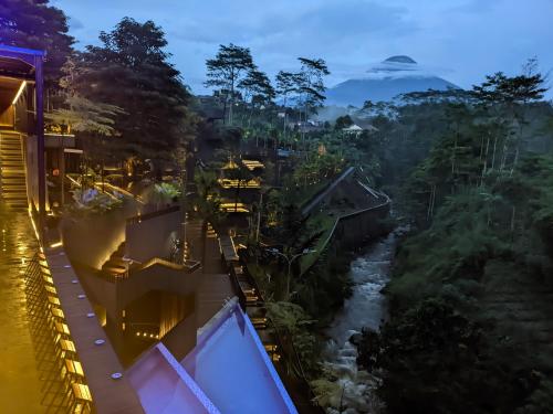 ウォノソボにあるHotel Dafam Wonosoboのギャラリーの写真