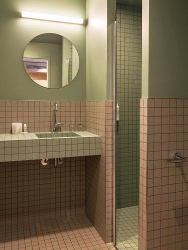 Koupelna v ubytování New Hotel Opéra