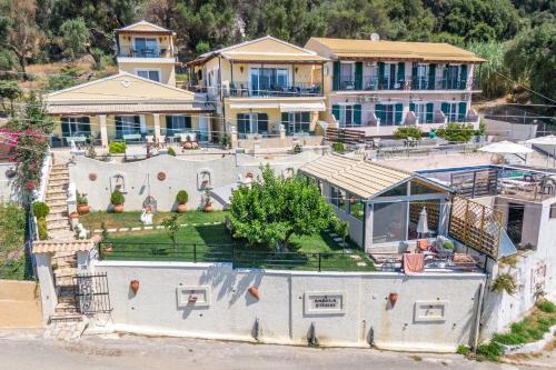 Το κτήριο όπου στεγάζεται  η παραθεριστική κατοικία