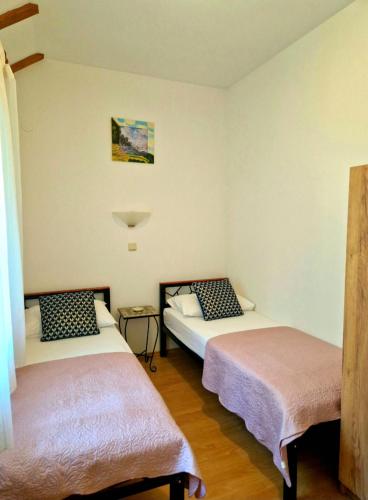 Paula Apartment - Green home by the sea