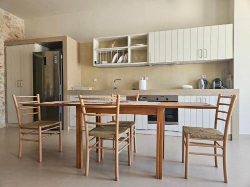 Кухня или мини-кухня в Mary's luxury apartment Plytra 2
