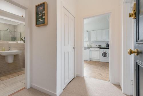 Et badeværelse på Howard Place Apartment - No 18 High Draw