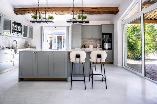 Secret d'Uzès - Place aux Herbes - Piscine chauffée et Jacuzzi