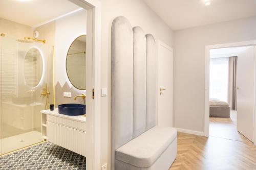 Ένα μπάνιο στο BLUE HORIZON Self Check-in, Free Garage Parking, Invoice