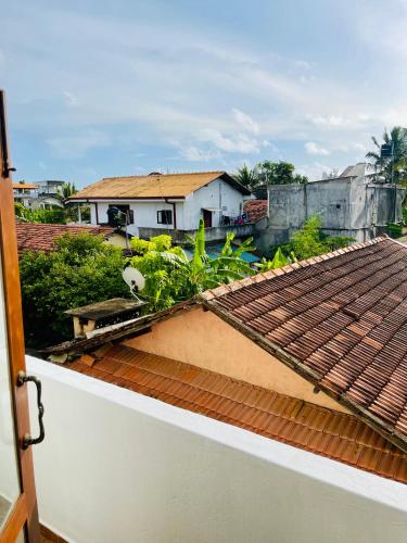 Bangunan di mana terletaknya rumah tamu ini