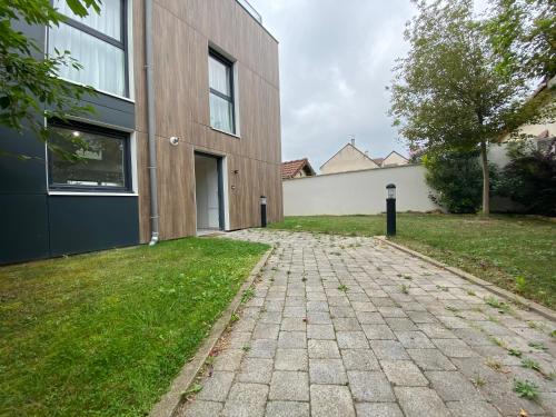 Duplex NEUF 90 m2 - 3 chambres, avec jardin à Sartrouville