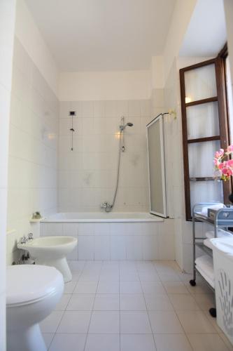 Kúpeľňa v ubytovaní Bilocale Vecchio Borgo