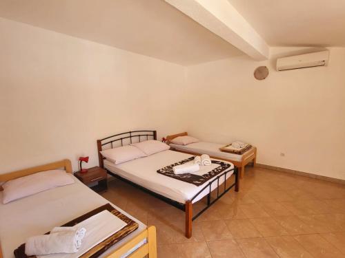 Imagem da galeria de Apartments Šperka em Jelsa