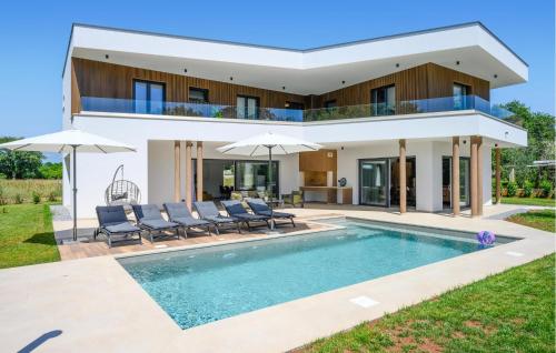 Gorgeous Home In Sisan